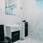 アパート Lora & Lana