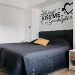 Lora & Lana アパート *