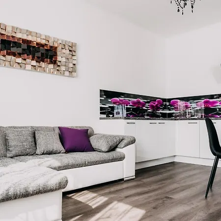 Lora & Lana Apartman