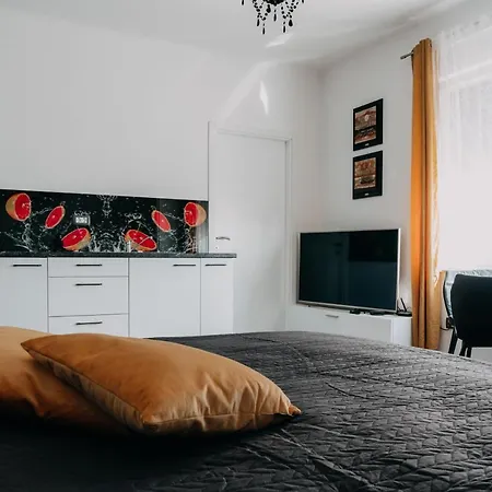 Lora & Lana Apartman Ljubljana