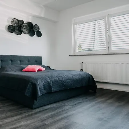 Apartmán Lora & Lana *