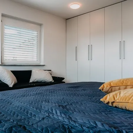 Apartmán Lora & Lana