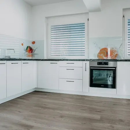 Apartmán Lora & Lana *