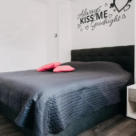 Apartman Lora & Lana