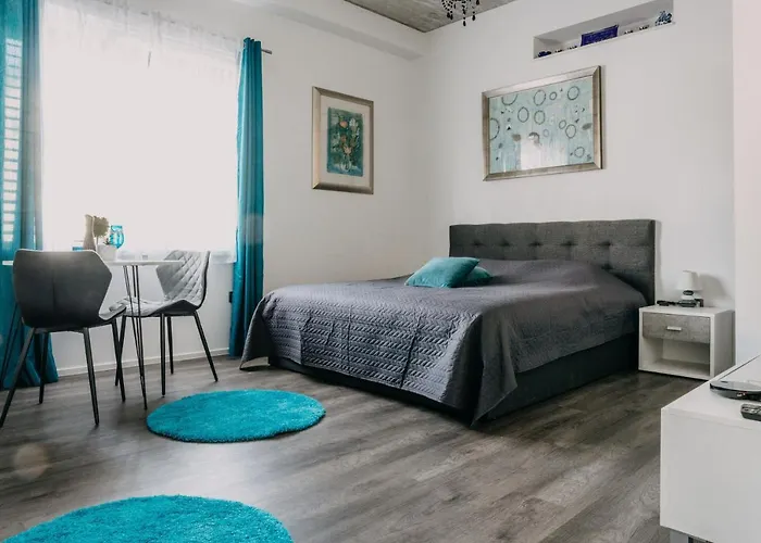 Lora & Lana * לובליאנה