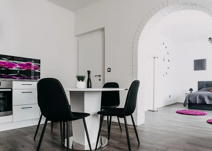 Apartman Lora & Lana