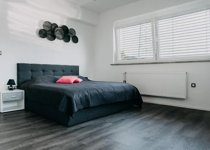 Apartman Lora & Lana *