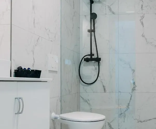 Lora & Lana * לובליאנה