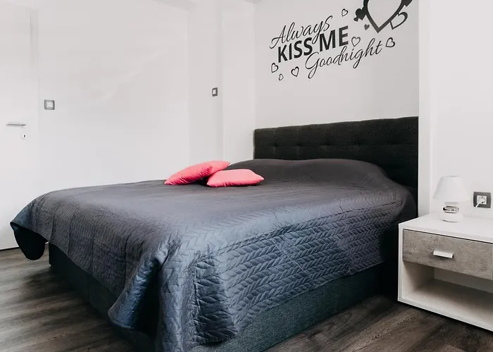 Apartman Lora & Lana